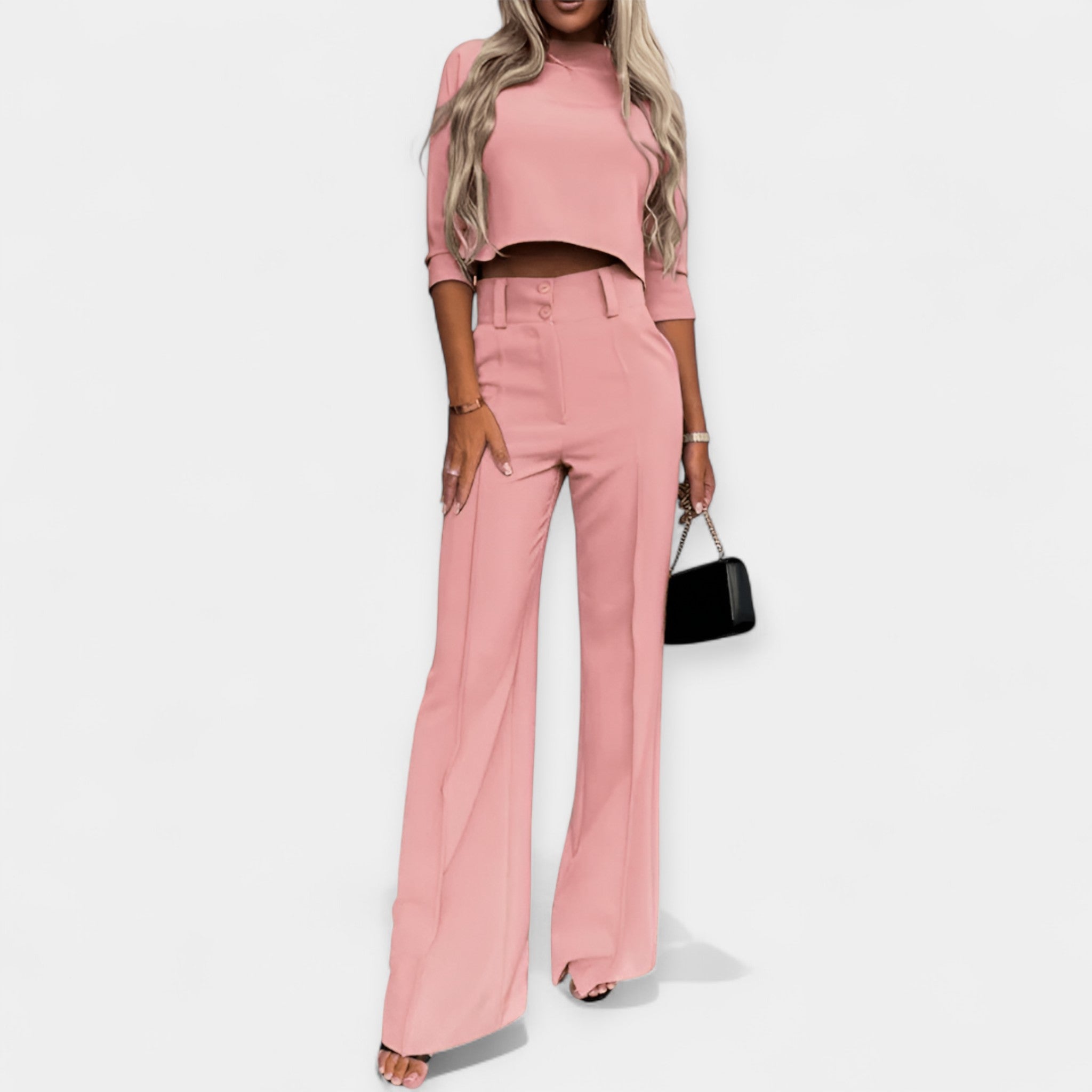 Ensemble chic avec crop top et pantalon