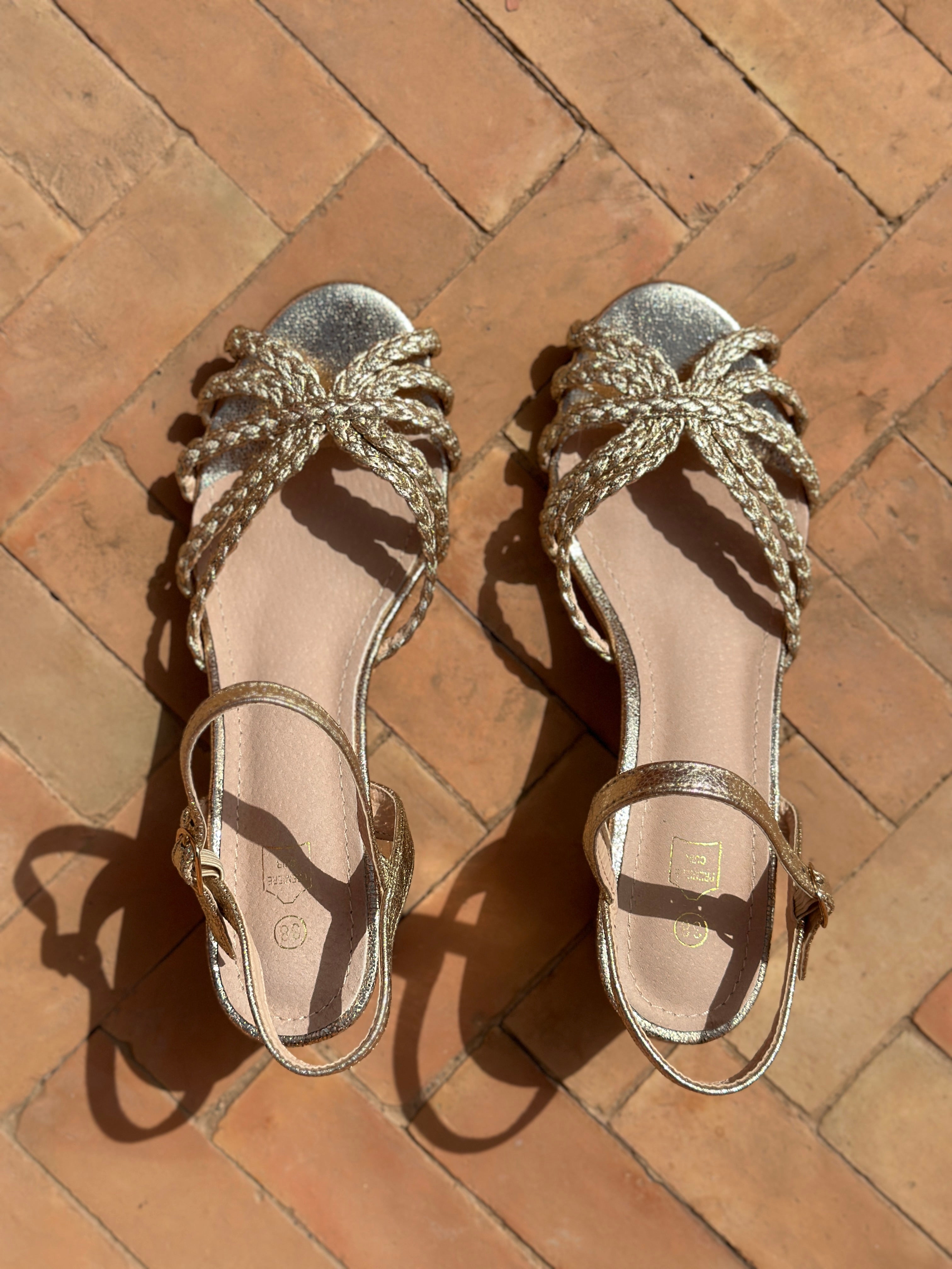 Osiris sandales