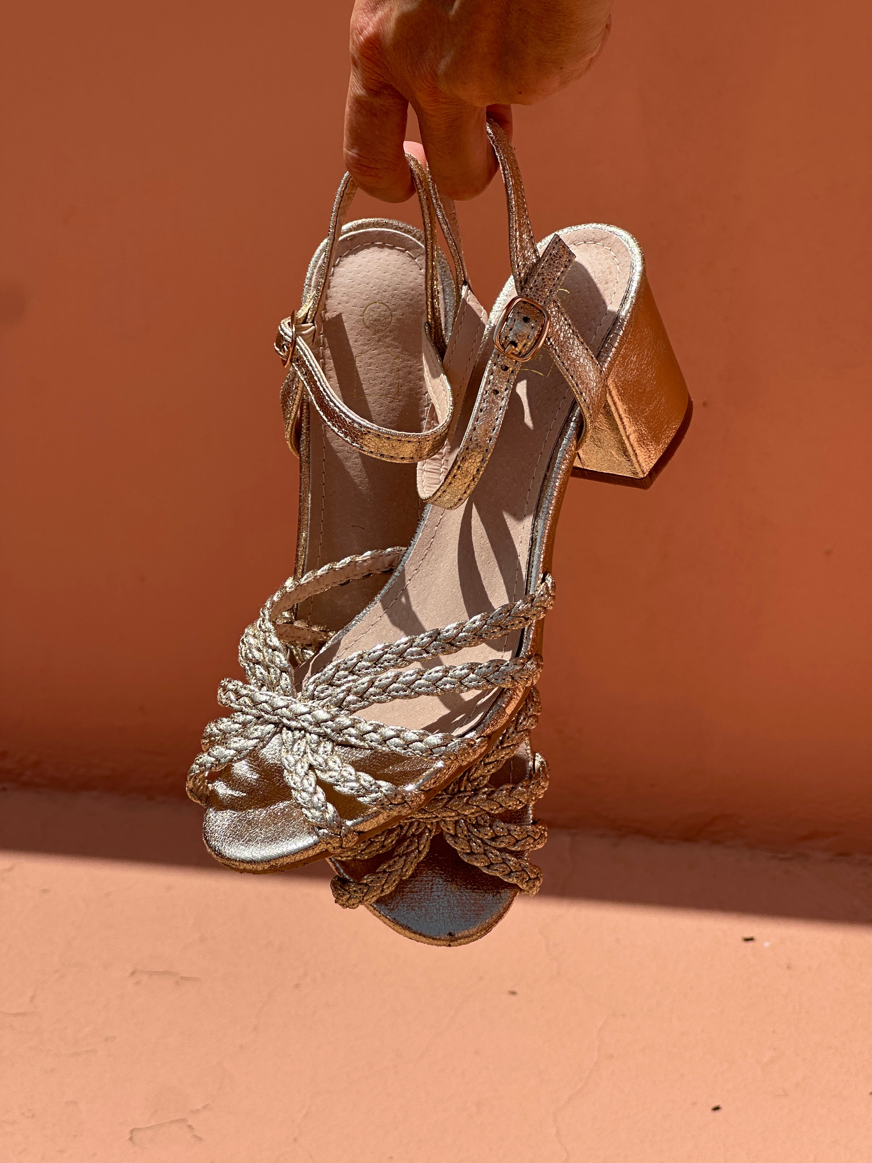 Osiris sandales