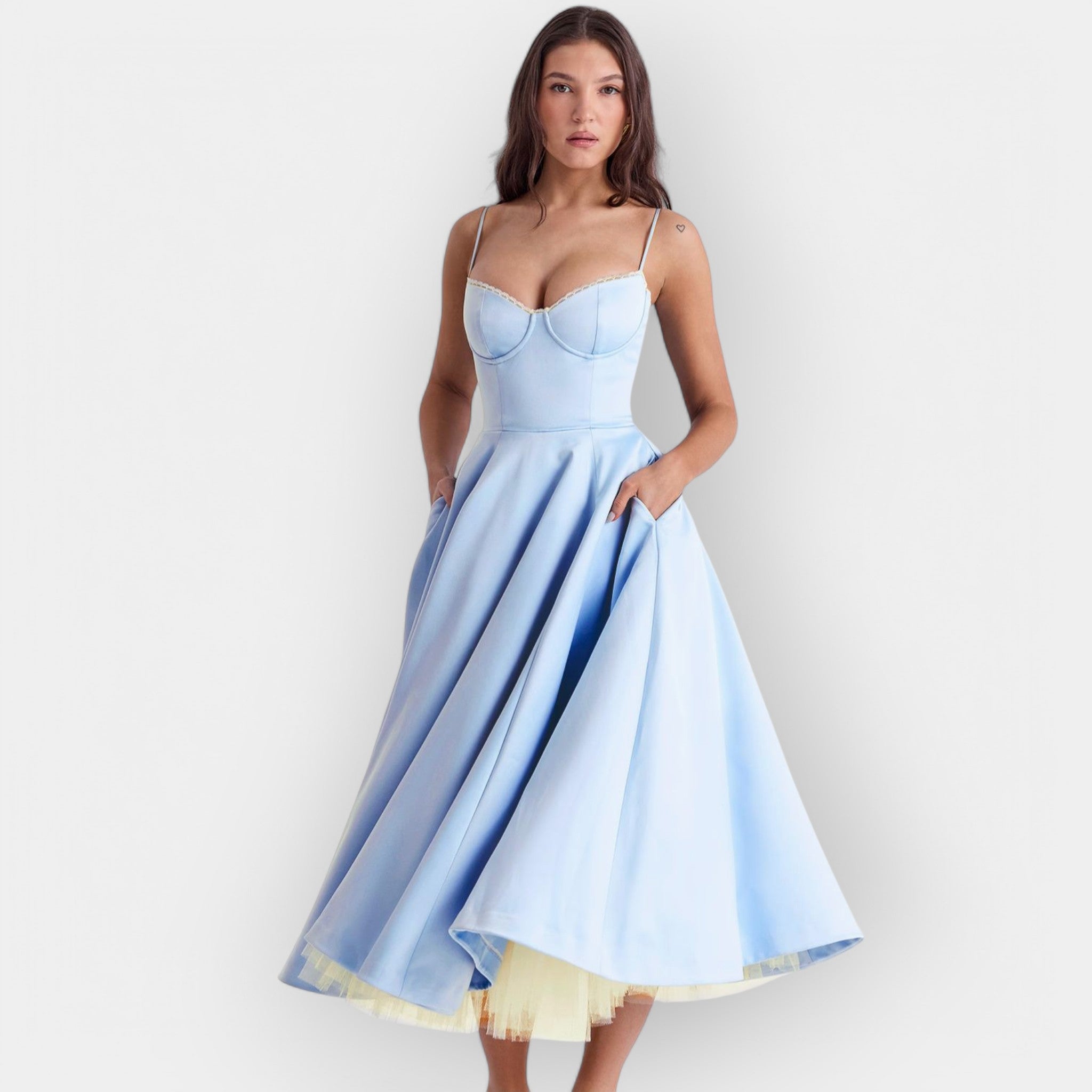 Robe Midi avec Ligne Élégante