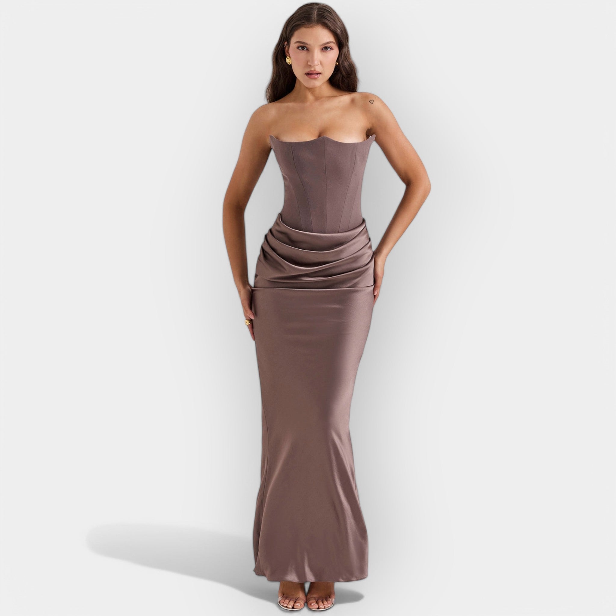 Robe Maxi avec une Touche Parisienne